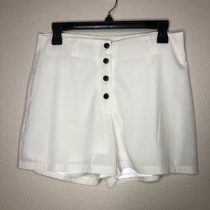 🇺🇸 Hot & Delicious Cream Silky Shorts. Size M (Jr)